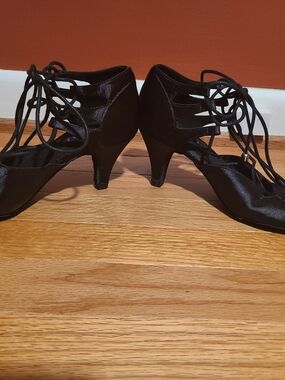 Burju Dance Shoe, size womens 6